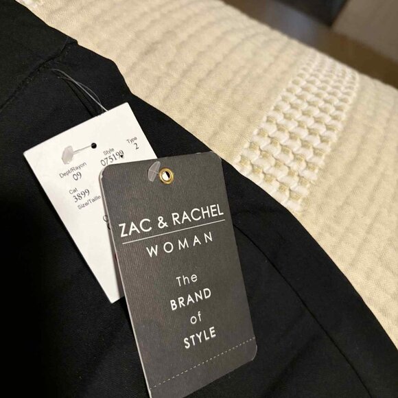 Women Plus size pull on shorts - Picture 3 of 4